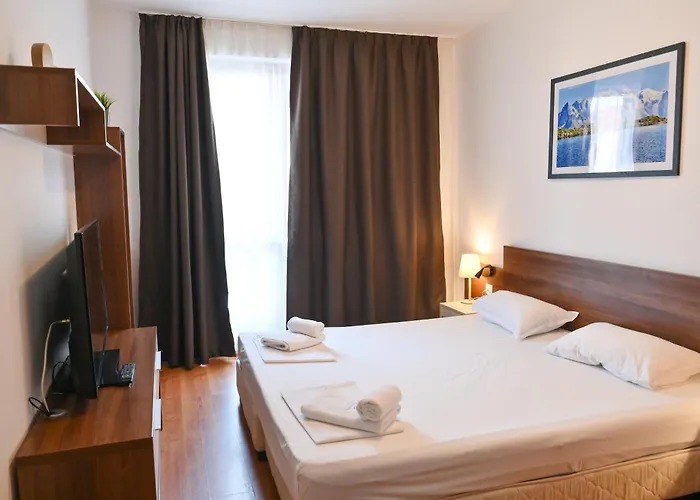 Apartment Cozy Flat With Pool & Mountain Views, Near Gondola By Flat Mаnаger