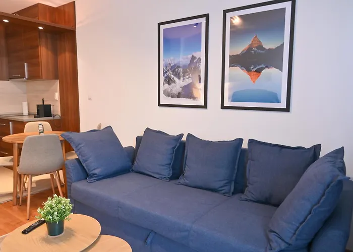 Apartment Cozy Flat With Pool & Mountain Views, Near Gondola By Flat Mаnаger