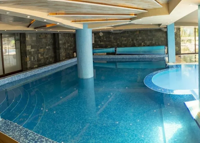 Cozy Flat With Pool & Mountain Views, Near Gondola By Flat Mаnаger Apartment *