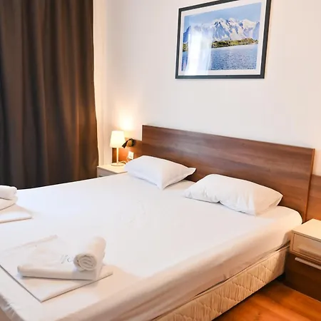 Апартаменты Cozy Flat With Pool&mountain Views, Near Gondola By Flat Mаnаger