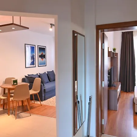 Апартамент Cozy Flat With Pool & Mountain Views, Near Gondola By Flat Mаnаger Банско